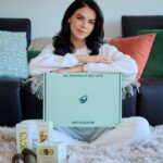 Livia Brito Pestana Instagram - ¡Que nunca nos falte el amor... ni el aguacate 🥑! Mis BRiLLiTOS el fin que viene es BlackFriday y @evaavobeauty va a tener unos descuéntazos.. Les juro que es un apapacho al cabello😍