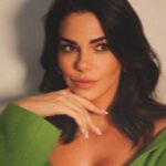 Livia Brito Pestana Instagram - Los obstáculos en la vida nos hacen madurar, los éxitos nos hacen reflexionar, y los fracasos nos hacen crecer💚💚💚💚 . #liviabrito #photoshoot #instagram #newpost