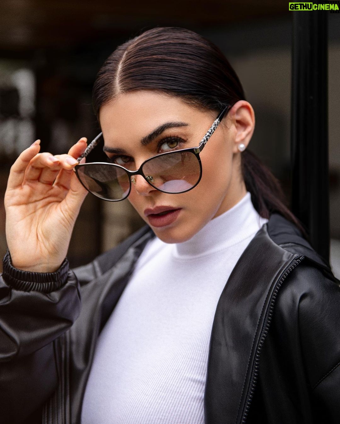Livia Brito Pestana Instagram - La disciplina te lleva a dónde la motivación no alcanza . ¿Qué tal iniciaron su semana mis bebés?👀