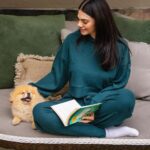 Livia Brito Pestana Instagram - Sabes que eres afortunada cuando te siguen 4 patitas por toda la casa 🐾 . . ¿Cuál es tu animal favorito bebé? Los leo 👀