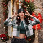 Livia Brito Pestana Instagram - FELIZ NAVIDAD 🎄 a todxs ❤️ les deseo que se la pasen muy bien al lado de todos sus seres queridos, felices fiestas mis bebés ❣️🎁 . . . . 📸: @nyusage #feliznavidad #merrychristmas #navidad #cdmx #xmas #liviabrito #newpost #nuevafoto #instagood Navidad
