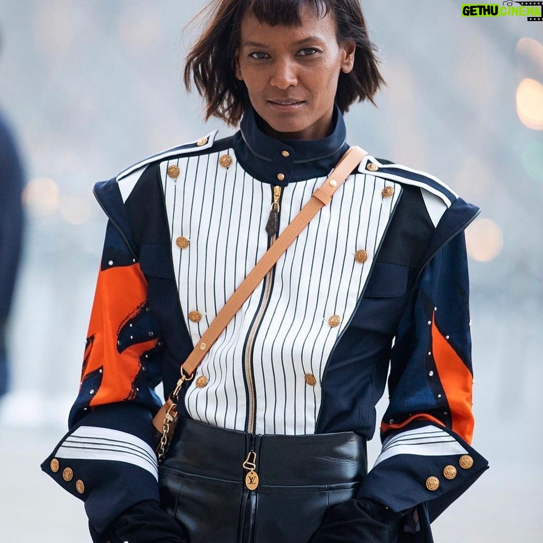 Liya Kebede Instagram - ♥️♥️ this pic @sandrasemburg @louisvuitton @nicolasghesquiere #pfw