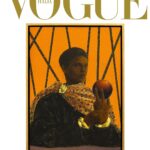 Liya Kebede Instagram - “Nel ritratto di @JemPerucchini ho visto l’orgoglio di essere Etiopi” dice la cover star di dicembre @LiyaKebede, protagonista anche di una copertina digitale. “Quella dignità molto bella ed eroica, sento che lui l’ha rappresentata”. Nei dipinti dell’artista, la figura che sempre compare è una semplice presenza cromatica, una silhouette scura di carnagione che potrebbe o non potrebbe anche essere un velato autoritratto; un canone etiope di eleganza e bellezza che evoca la storia dell’arte, Bisanzio, il Medioevo, il Rinascimento italiano di Raffaello o di Piero della Francesca. «La mia parte più etiope o africana si esprime attraverso i pattern. Gli schemi geometrici e le suddivisioni cromatiche mi hanno sempre affascinato» ci racconta Perucchini. Scopri di più al link in bio e in edicola, sul numero di dicembre, a partire da domani. Credits: Photo 1: digital cover, @liyakebede. Photo 2: artwork di @JemPerucchini. Look @ysl Photo 3: @JemPerucchini fotografato da @ClaraMelchiorre davanti alla sua opera “Senza titolo (Tappeto)”, 2023, in mostra alla collettiva “Pittura italiana oggi” (fino al 11/2/24 alla @TriennaleMilano).