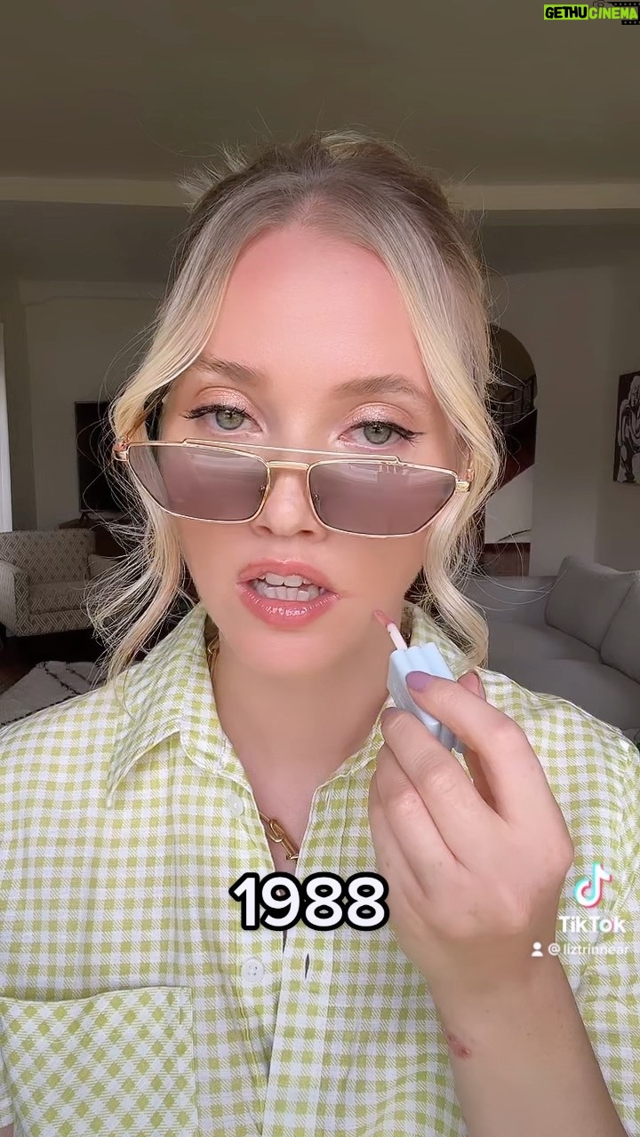 Liz Trinnear Instagram - FFS 🤦🏼♀️ #millenial #1988 #oldergenerationontiktok