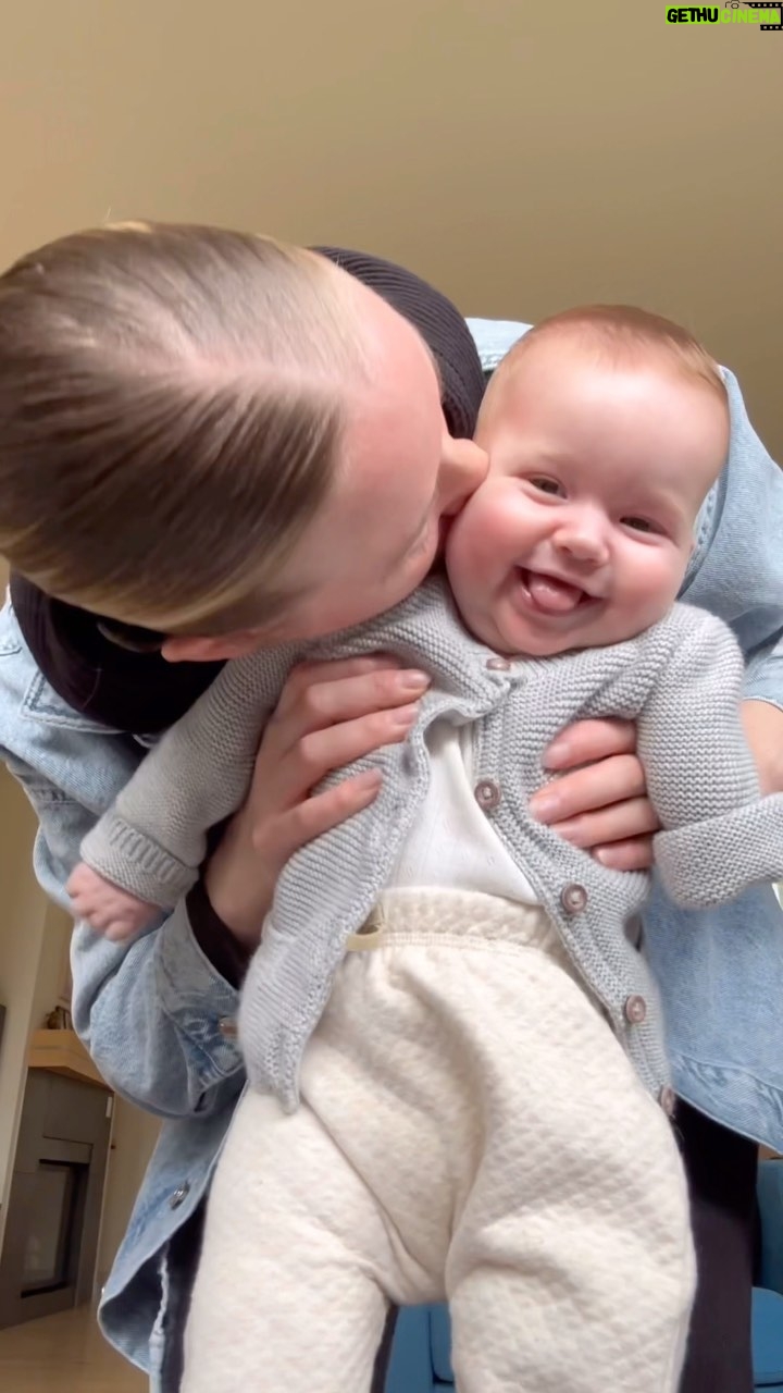 Liz Trinnear Instagram - It’s finally sweater weather - fall fashion here we come! #babyfashion #ootd #momanddaughter