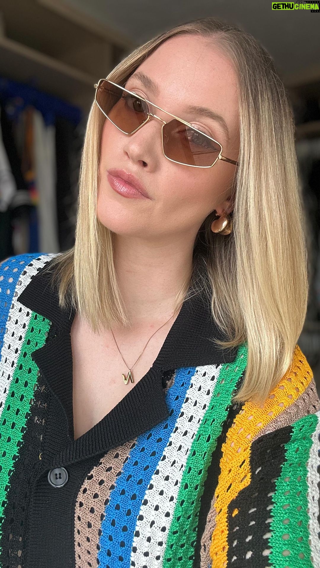 Liz Trinnear Instagram - It’s giving “she left the house” 💃🏼🪩 . . Outfit inspired by @thejennybird who wore this @mango set first and I needed to own. All accessories are @_jennybird and bag: @__ai.co shoes: @teva #newmom #shorthair #ootd