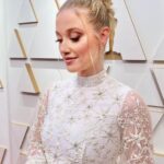 Liz Trinnear Instagram - Oscars 2022 Glam 🌟💃🏼 . . Styling: @katiektobin Dress: @rvng.couture 🇨🇦 Hair: @matthewstylist Makeup: @shabydassi Sneakers: @hoka 😂 📷: @georgepimentel1 @codosphotos The Oscars Red Carpet