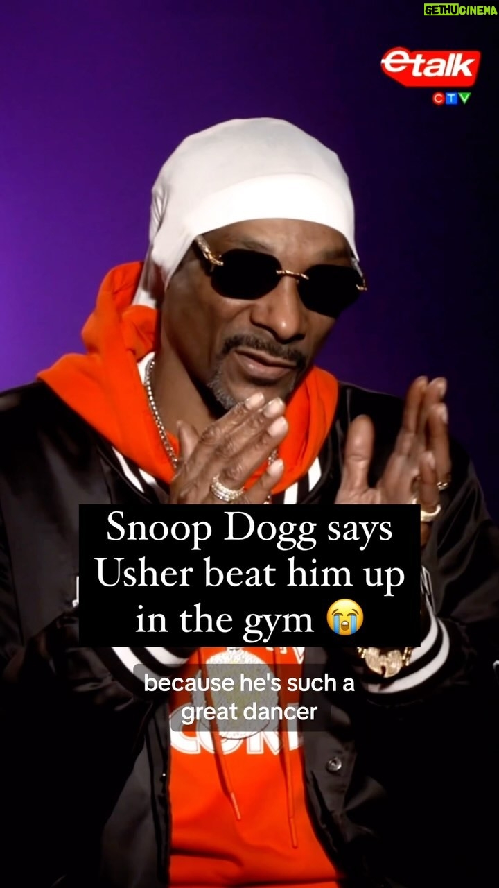 Liz Trinnear Instagram - Snoop Dogg is excited for Usher’s Super Bowl Halftime Show so he can take a break from beating him up! 🥊 #Usher #HalftimeShow #SnoopDogg #interview #TheUnderdoggs #UsherRaymond #gym #workout #boxing