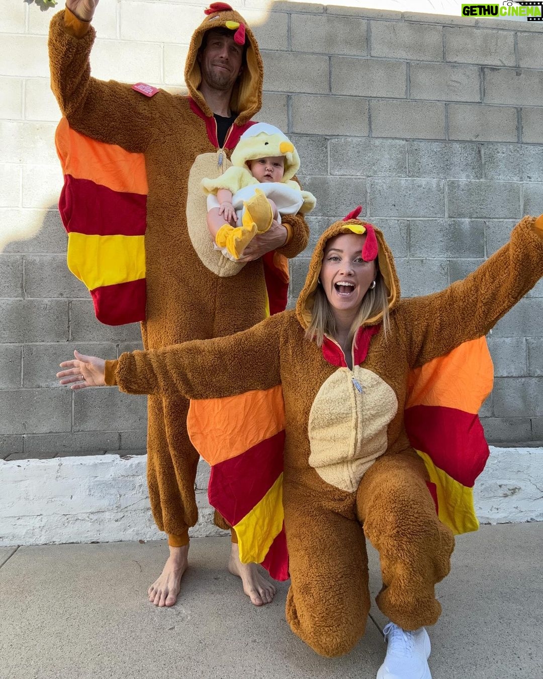 Liz Trinnear Instagram - Nico had an egg-cellent first Halloween 🥹🐣🥚🦃🐥🐔 . . . #firsthalloween #babycostume #familycostume Los Angeles, California