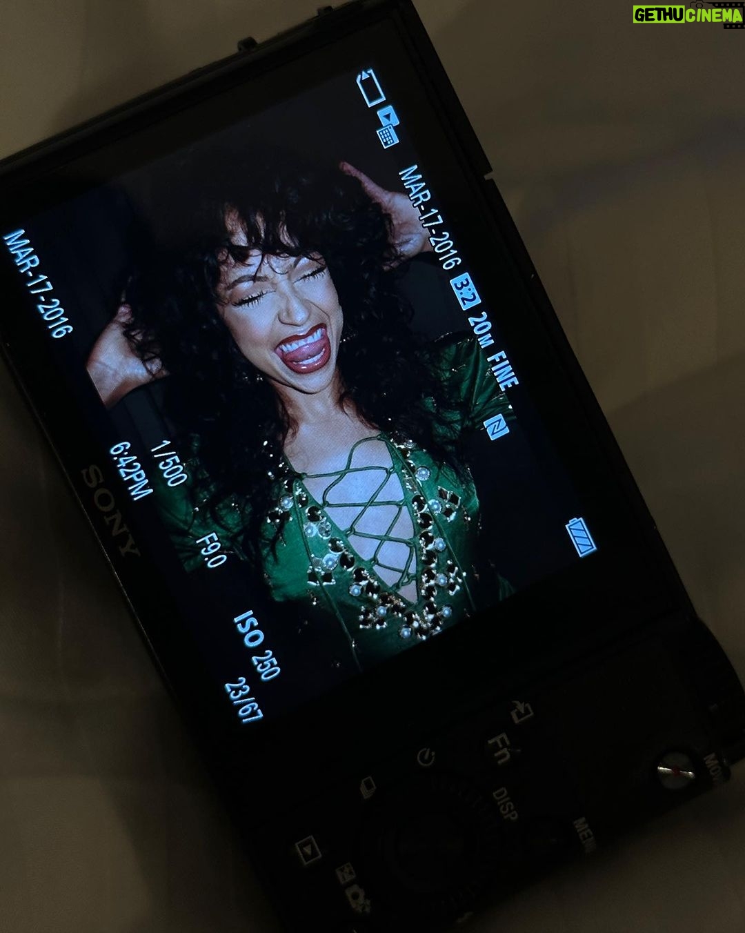 Liza Koshy Instagram - happy incredibly belated diwali to all and to all, a good t-gives night