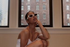 Liza Koshy Instagram - Ever wondered what life looks like during one of the busiest Fashion Weeks of the season? Actress Liza Koshy offers a behind-the-scenes glimpse into her packed schedule amidst NYFW shows and events in a photo diary for Wonderland 📸

#linkinbio to find out more…