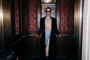Liza Koshy Instagram - Ever wondered what life looks like during one of the busiest Fashion Weeks of the season? Actress Liza Koshy offers a behind-the-scenes glimpse into her packed schedule amidst NYFW shows and events in a photo diary for Wonderland 📸

#linkinbio to find out more…