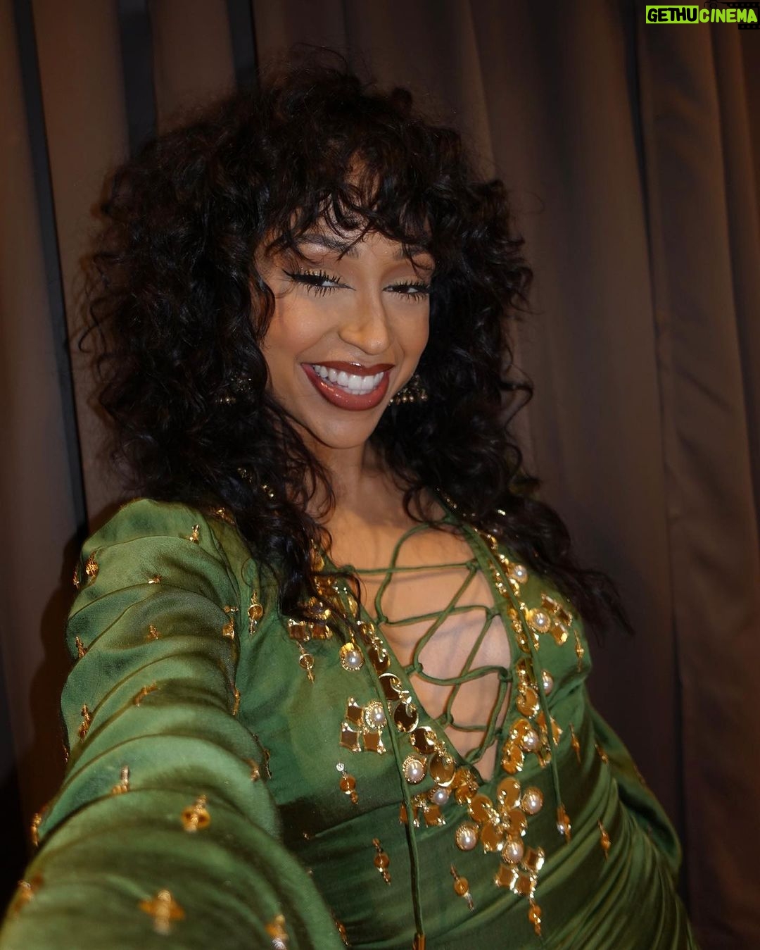 Liza Koshy Instagram - happy incredibly belated diwali to all and to all, a good t-gives night