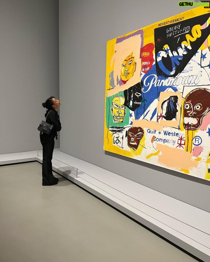 Liza Koshy Instagram - last photo is on my dating profile because i’m a sophisticate Expo Jean-Michel Basquiat a La Fondation Louis Vuitton