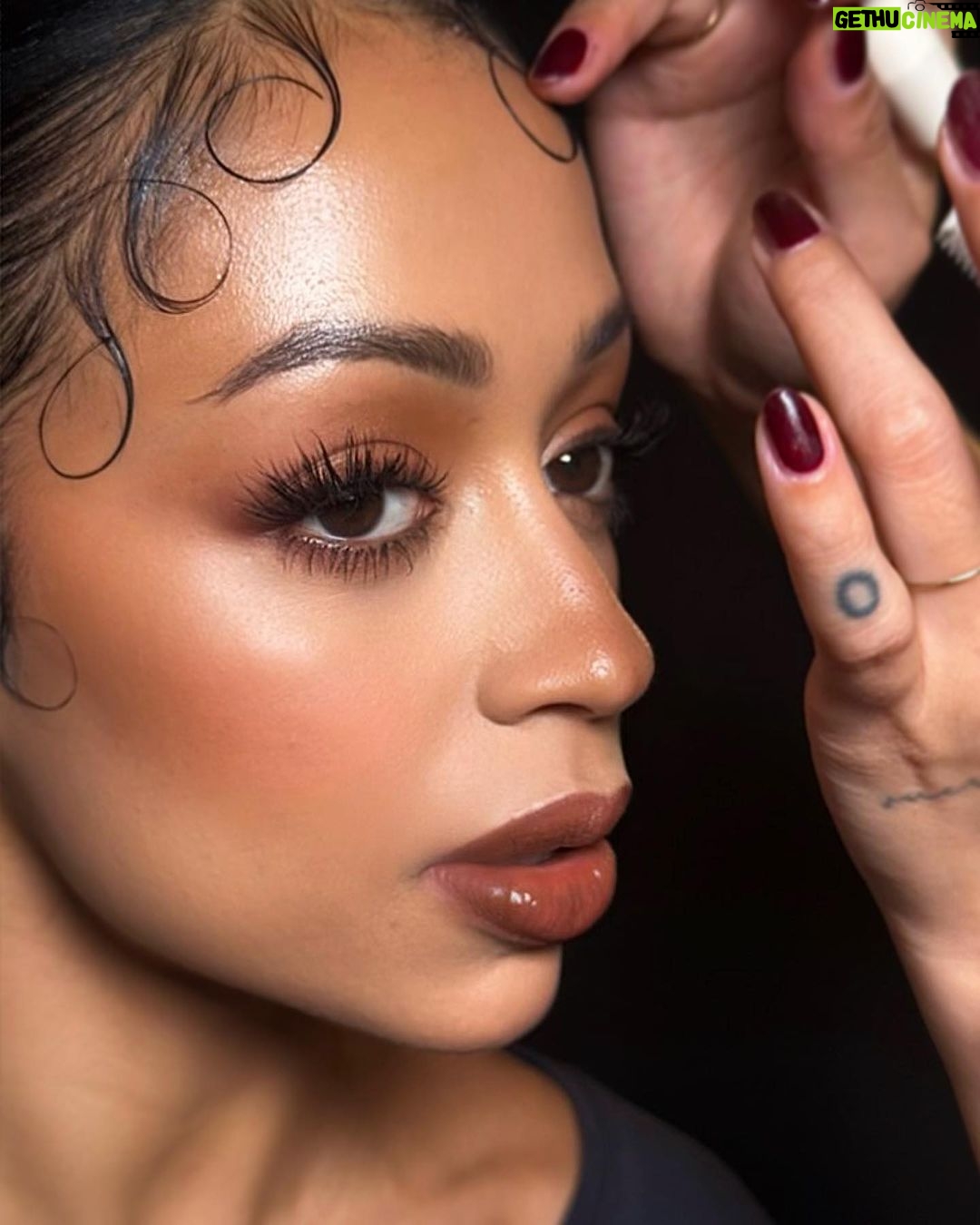 Liza Koshy Instagram - get all up in the crevices of every detail
