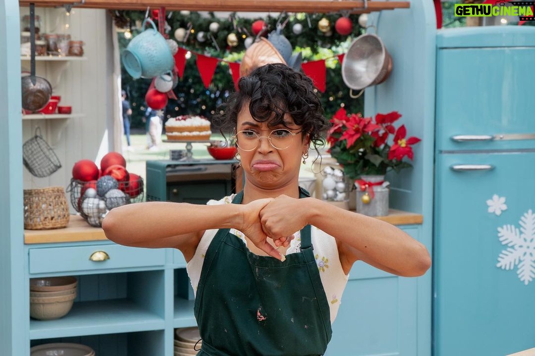 Liza Koshy Instagram - handshaking is back, baby • and so is bake-off. catch this holiday ham on the Great American Baking Show on @therokuchannel 🎅🏾