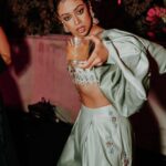 Liza Koshy Instagram - the brown girl camaraderie & community celebrating the culture recently > • glowing heavily with gratitude for the inspiration & perspiration we’ve been sharin’ lately