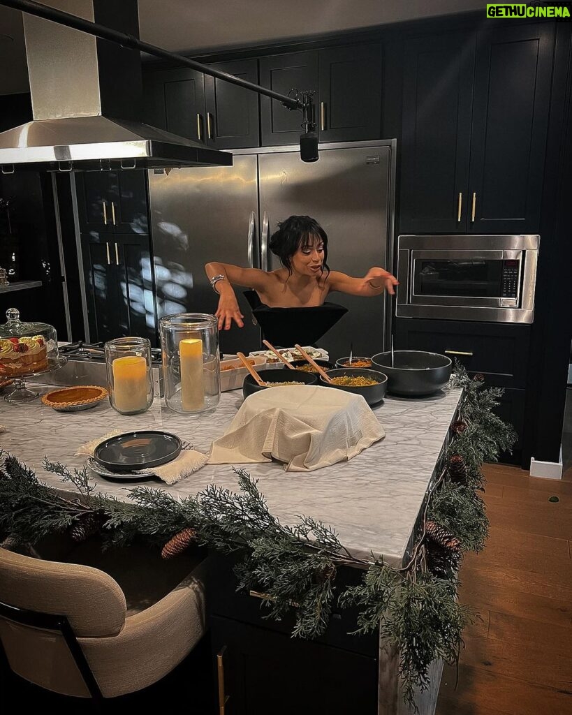 Liza Koshy Instagram - ho ho hostin’ at home