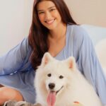 Liza Soberano Instagram – When it comes to Yuna’s treats, @bydrshiba is my one and only choice! Their treats are vet-recommended and filled with science-backed ingredients!! So I can rest easy knowing Yuna stays healthy while eating something tasty. 🦴

#DearYuna #LizaxDrShiba #bydrshiba #dogsph #dogtreatsph #healthydogtreats #pethealth