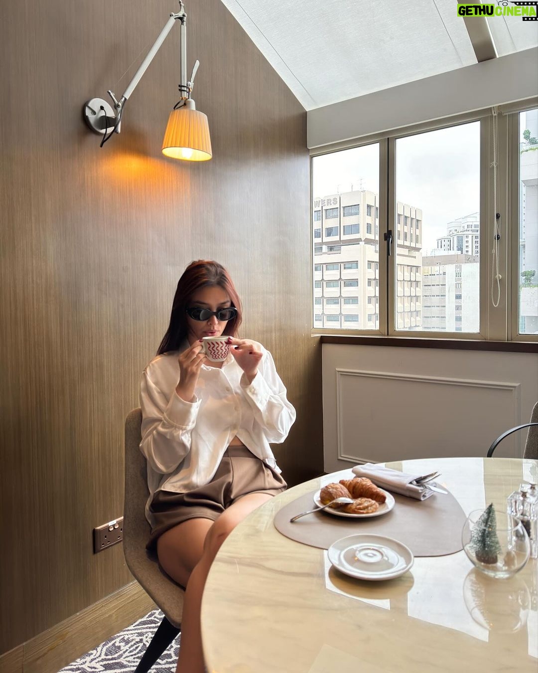 Liza Soberano Instagram - Iām dreaming of a white Christmas āļøš»āāļøš¤ voco Orchard Singapore, an IHG Hotel