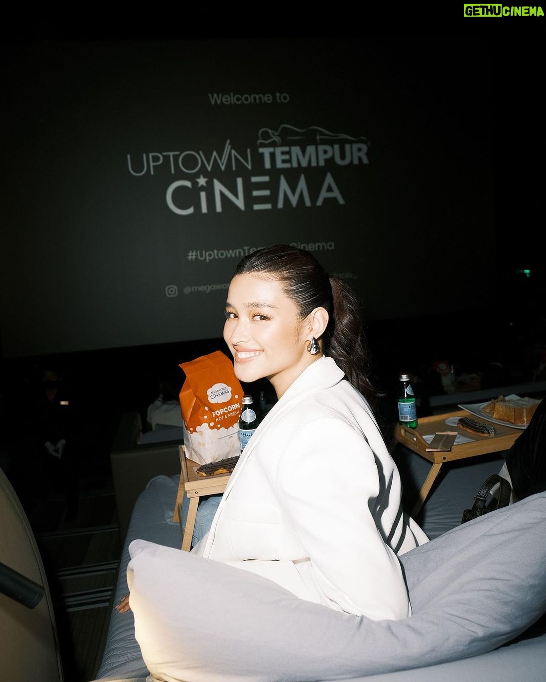 Liza Soberano Instagram - Had a blast at the launch of the first @tempurph cinema in Uptown Mall BGC!! 🛏️ We had the grandest experience laying down on the adjustable Tempur beds and pillows all while eating yummy snacks and watching The Marvels. Thanks for having me @tempurph and @megaworldcinemas, can’t wait to be back!!! 🍿 Make-up: @antheabueno Hair: @iamantoniopapa Styled by: @stylizedstudio Photos by: @meetkeso