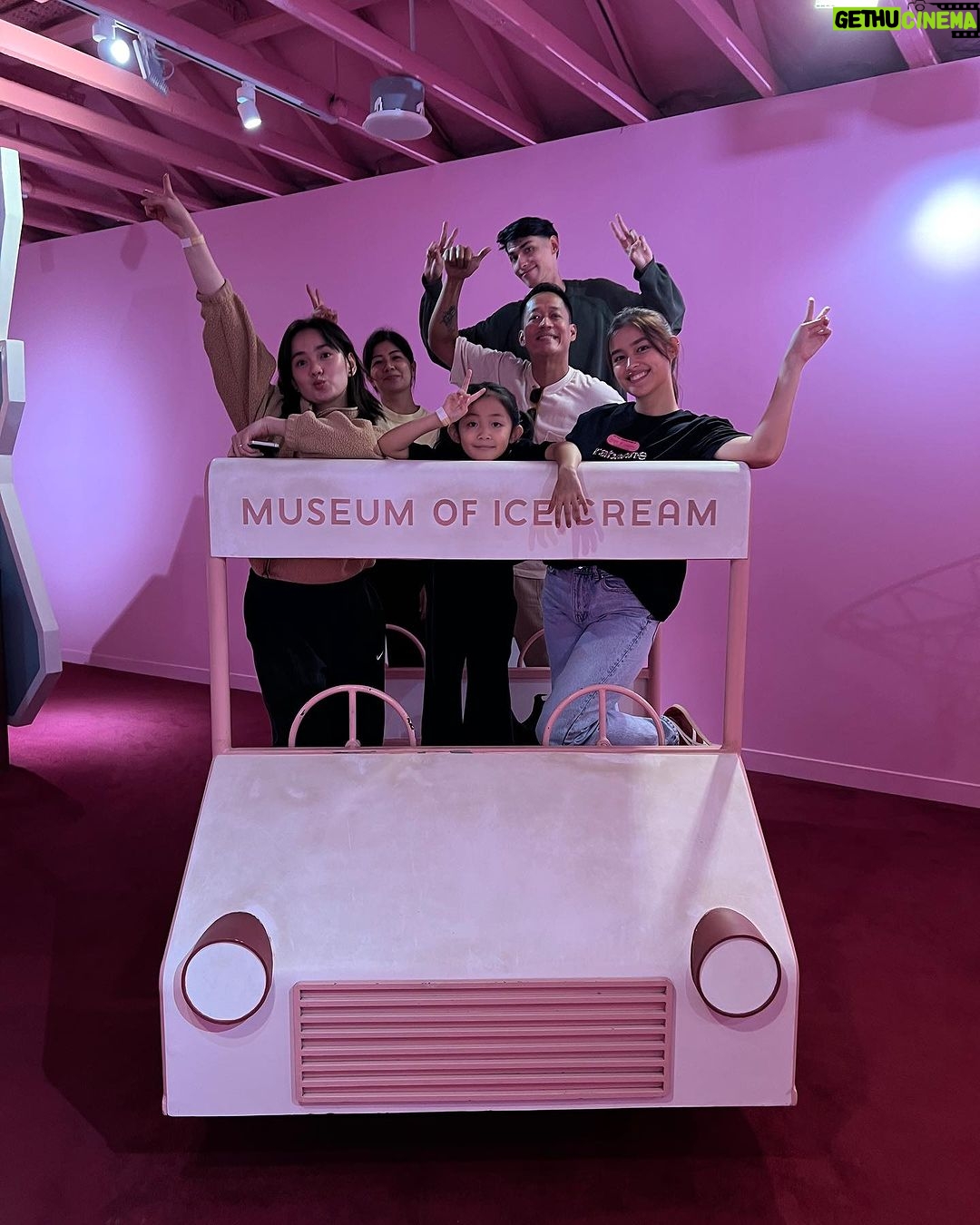 Liza Soberano Instagram - Serving looks and scoops 🍦 @museumoficecreamsg