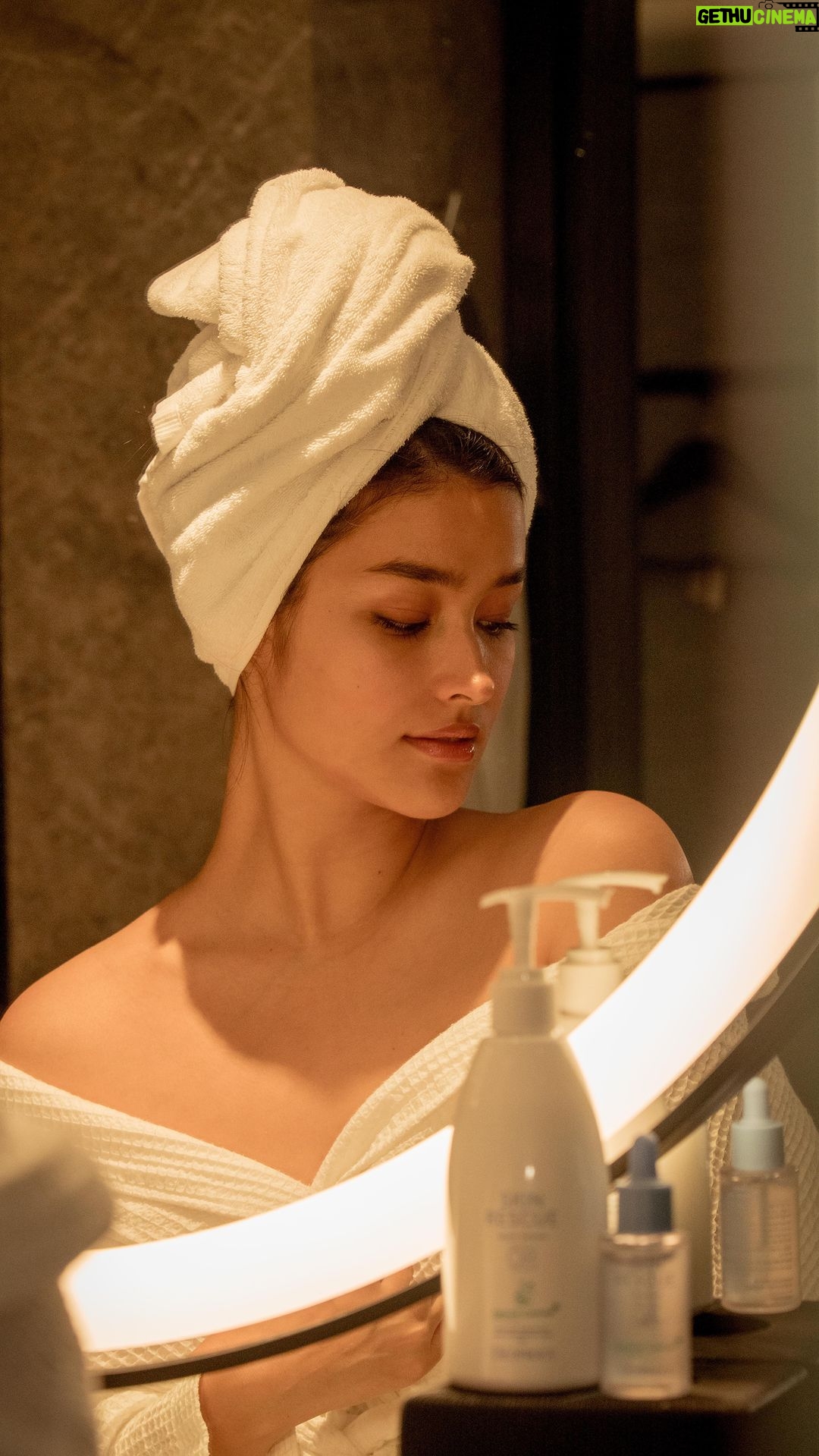 Liza Soberano Instagram - I’ve been struggling a lot with dry skin from traveling for work. Luckily, @deoproce.ph launched new Body Serums recently and I’ve been loving them so far! My go-to is the Skin Rescue variant because it revived my tired skin and really kept the dryness away. If you’re looking for a new treat for your skin, Deoproce has 4 Body Serum variants for different types of skin. Check out your perfect match and make your #SkinComeTrue!