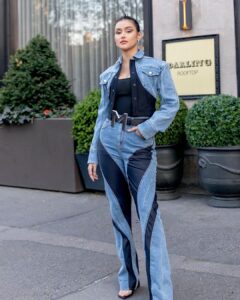Liza Soberano Instagram - I was in NYC for a quick minute! My New York vlog will be up on my channel tomorrow at 6PM! See you then 🫶🏻 Time Square, New York