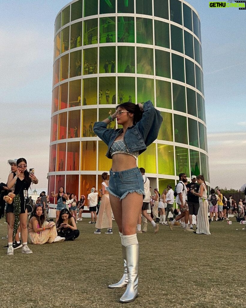 Liza Soberano Instagram - Coachella ‘23 🎡 Made it a little late and was only able to attend day 2 & 3 but still had soooo much fun! ✨ Peep the zoomed in videos I took with my Galaxy S23 Ultra 🤯 Coachella Music Festival