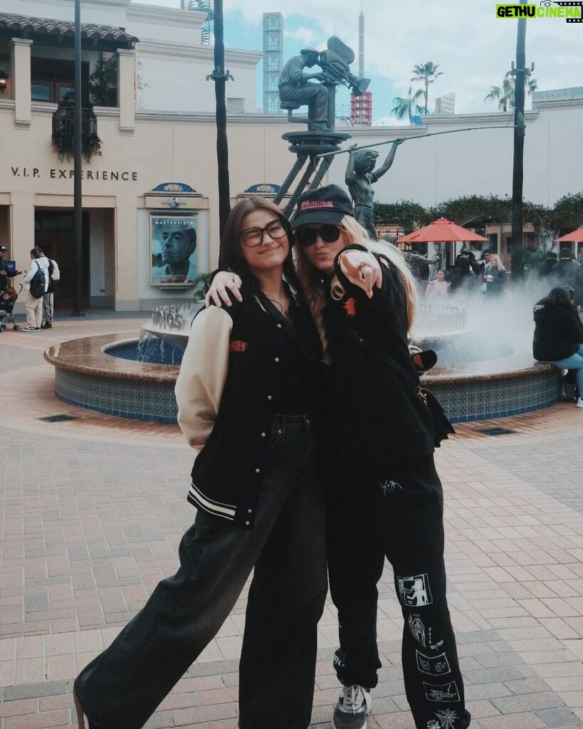 Liza Soberano Instagram - Spent the whole day yesterday with this one. Happy birthday @kathrynnewton 💗 BTW, @lisafrankensteinfilm is out today so please make the birthday girl happy and watch our movie 💗💗 Universal Studios Hollywood