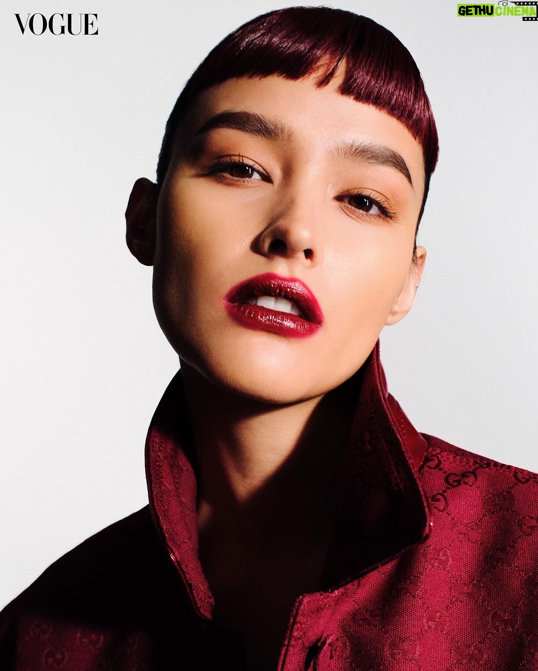 Liza Soberano Instagram - seeing red @voguephilippines @gucci Singapore