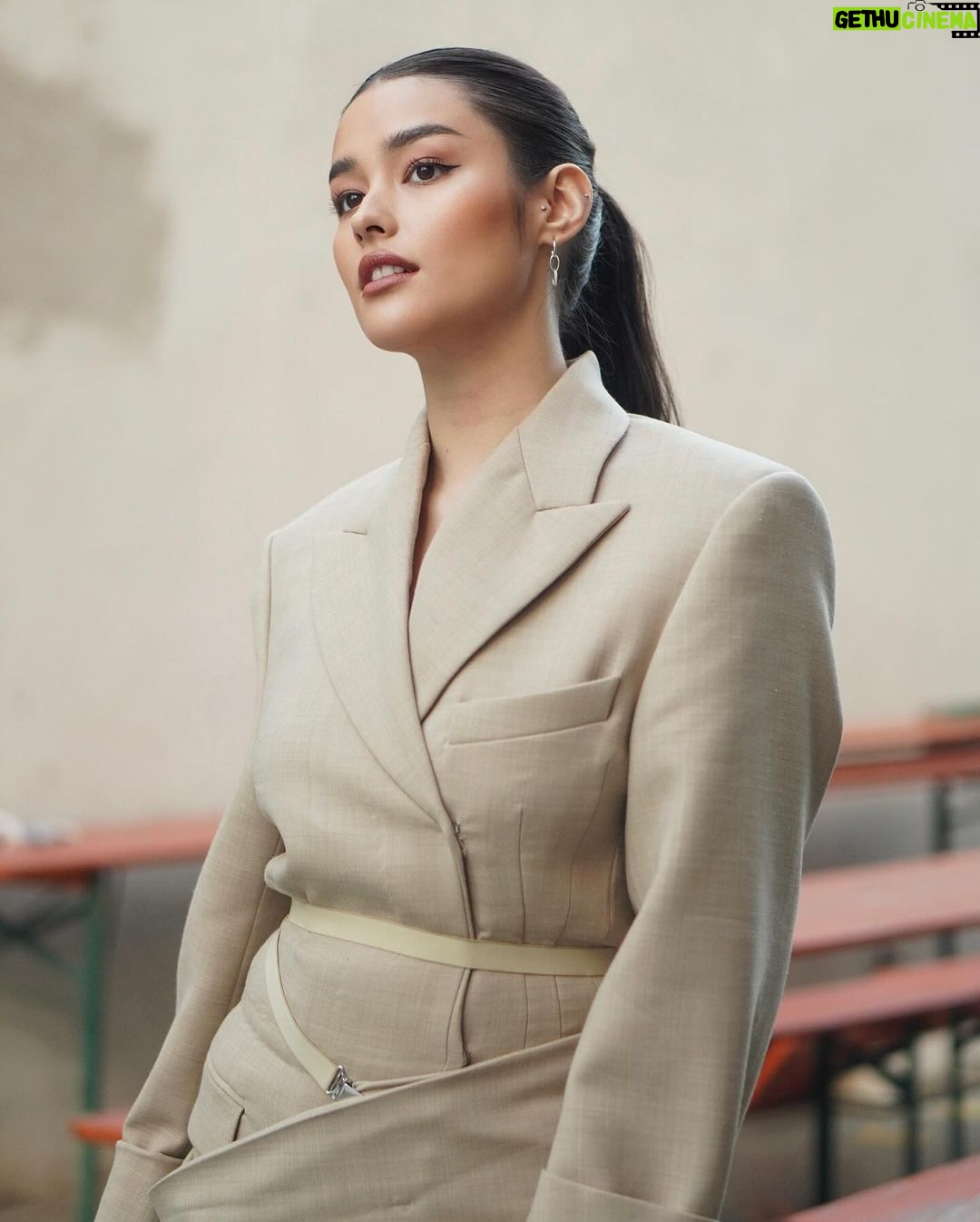 Liza Soberano Instagram - Lisa Frankenstein press day 🧟♂️ Los Angeles, California