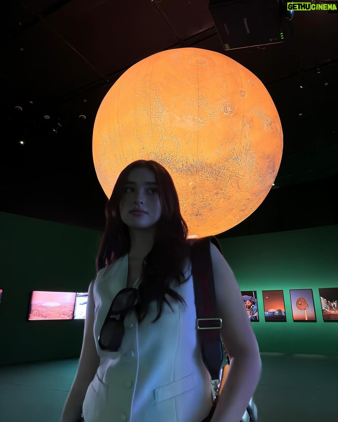 Liza Soberano Instagram - Fun moments in Singapore with @gucci 🧳 1. Lunch at chatterbox - my fave chicken rice in Singapore 2. Madame fan - amazing interior and great Chinese style food 3. Quick store visit at Gucci MBS 4. & 5. Mars: The Red Mirror exhibit at Future World 6. @meetkeso looking very keso-y at Future World 7. Les Amis - 3 star michelin restaurant with amazing food and even better service!!! 8. & 9. @gucci at Paragon shopping center 10. Early morning flight fit complements of Gucci 🖤 #GucciAncora