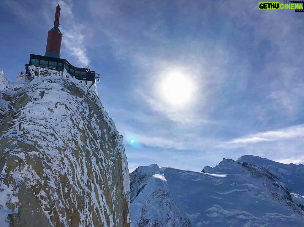 Loïc Fiorelli Instagram - ❤ #AiguilleduMidi #MontBlanc #Chamonix Aiguille Du Midi 3842 M, Chamonix Mont Blanc, France