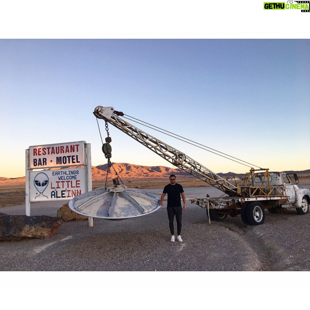 Loïc Fiorelli Instagram - Nous ne sommes pas seuls... 👽😲 #Nevada #aera51 #littlealeinn #USA #desert Extraterrestrial Highway (Area 51)