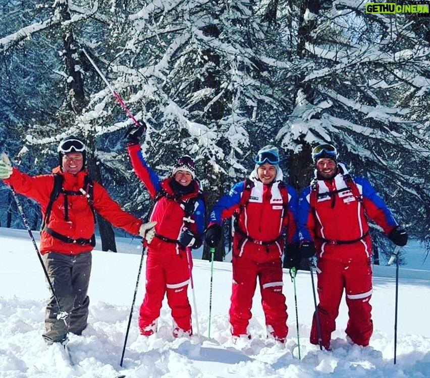 Loïc Fiorelli Instagram - De la bonne neige, mes amis, c'est juste le paradis. Vars La Forêt Blanche