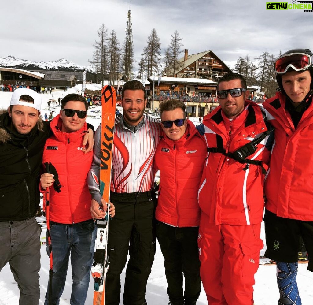 Loïc Fiorelli Instagram - Examen de ski réussi! Très heureux! Ne jamais rien lâcher. Merci à mes amis de m'avoir soutenu!! 💪👍👌❤ #esf #vars @jorisgbn @trabuc__ @hugo.vallet