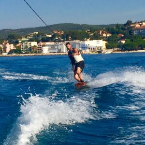 Loïc Fiorelli Instagram - Wakeboard day 😎 #bandol #wakeboard #Sea #sun #sport @bandol_sports_nautiques