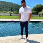Loïc Fiorelli Instagram - Alors les amis, quel programme pour cet été? 😎☀️