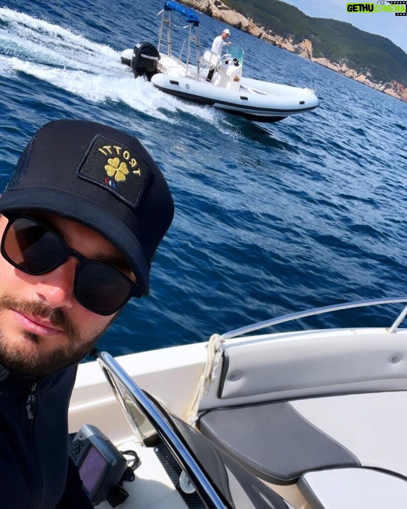 Loïc Fiorelli Instagram - 🚤 vous aimez bien balader en bateau vous? 😃🥰 Côte D'azur - France