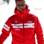 Loïc Fiorelli Instagram - Tu le poses et tu fais des poses. Au fait je suis enfin diplômé d’état de ski 🏅🥳 Vars La Forêt Blanche