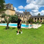 Loïc Fiorelli Instagram - Le Duc Lolo Di Fiorelli ⚜️ Château de Sauvebœuf en Dordogne, XIVe siècle, avec le plus grand musée préhistoire privée du monde ❤️ Si tu passes par ici, viens le visiter ou même te marier 😍