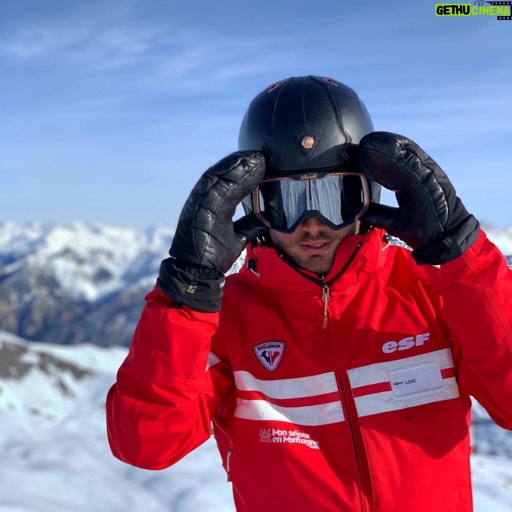 Loïc Fiorelli Instagram - Quelle richesse de se réveiller chaque matin et d’être heureux au boulot... #esf #vars #alpes #happy #aurak #rossignol #maregionsud #work #varsfob #ski Vars La Forêt Blanche