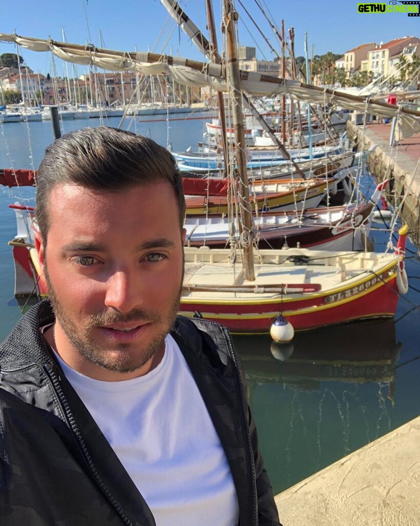 Loïc Fiorelli Instagram - Bon dimanche 😎 Sanary-sur-Mer