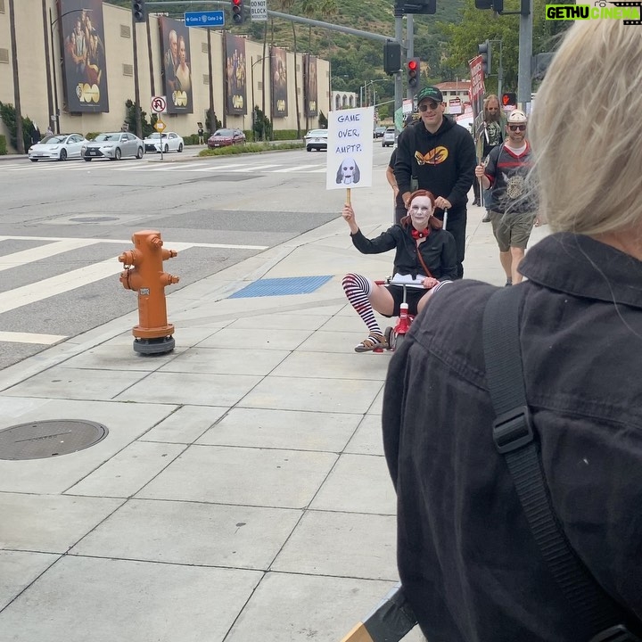 Lola Blanc Instagram - Horror picket day. I’m pre-WGA but hope to be a union writer in the near future - plus SAG solidarity. Pay writers (and actors), not robots! #wgastrong #wgastrike #prewga