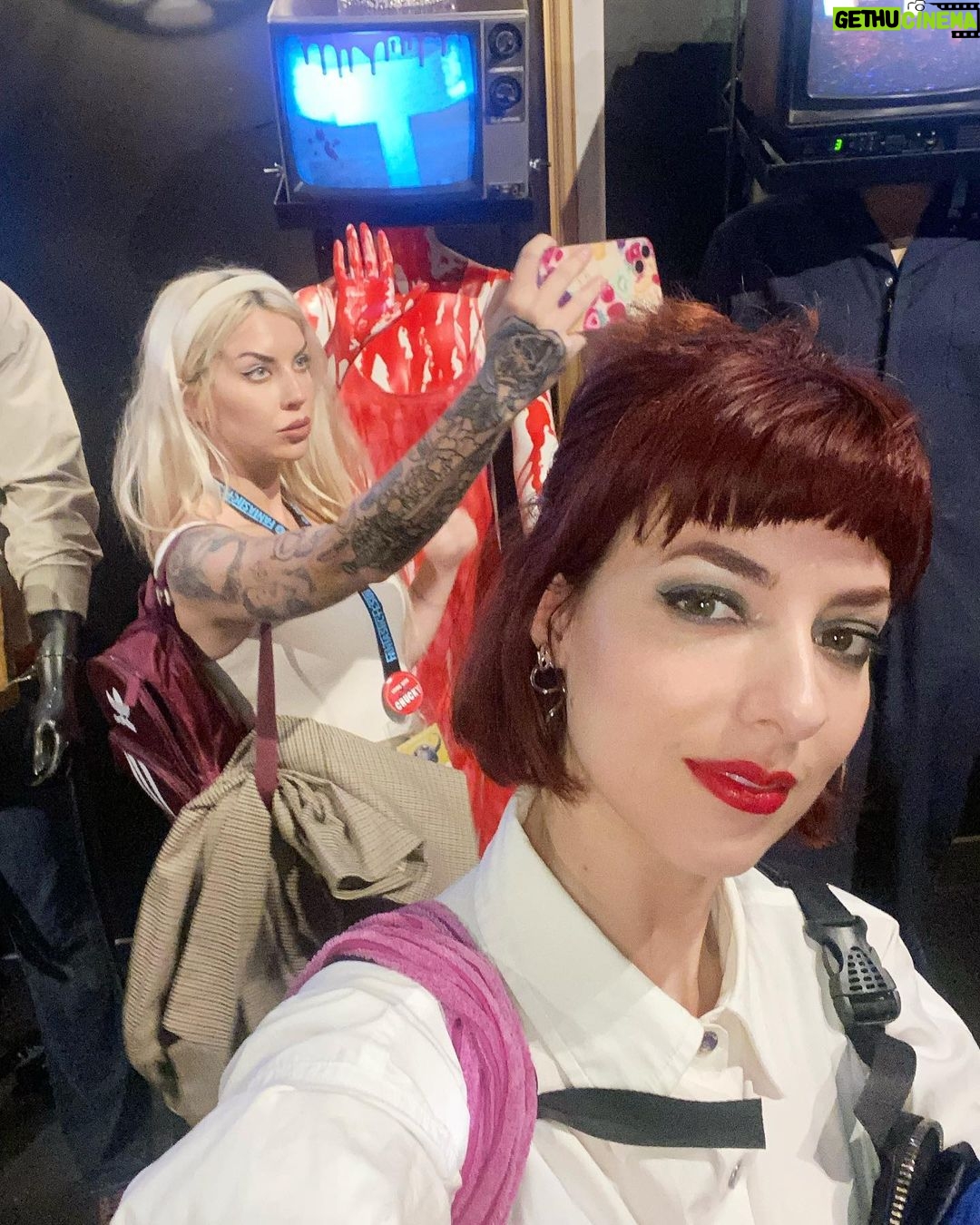 Lola Blanc Instagram - Bye bye @fantastic.fest! Made new friends and bonded with old ones and saw great movies and kayaked and learned I’m obsessed with @itchy_o and fingered a silicone butthole, which is really all you can ask for Austin, Texas