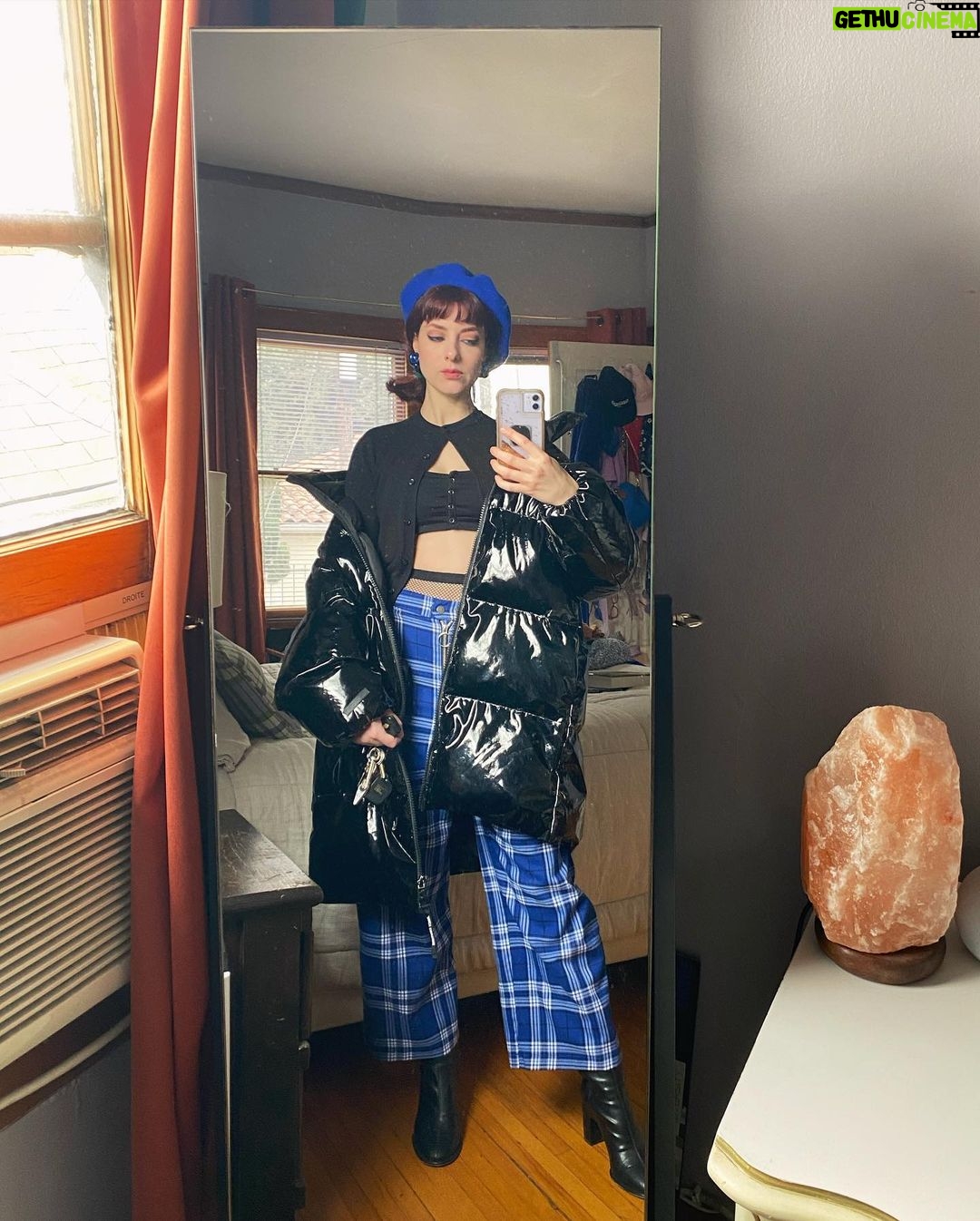 Lola Blanc Instagram - Proof that I still exist in 2023 and that the footwear in my household with @jack_bedrosian reigns supreme