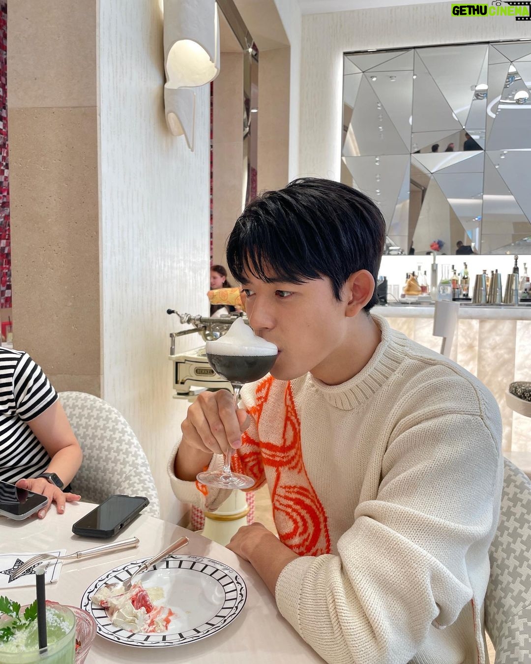 Lomon Instagram - 디올 박물관 @dior @mrkimjones #dior #kimjones #diormensummer24