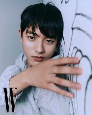 Lomon Instagram - @wkorea_man @wkorea @zzinu79
@Dior @mrkimjones
