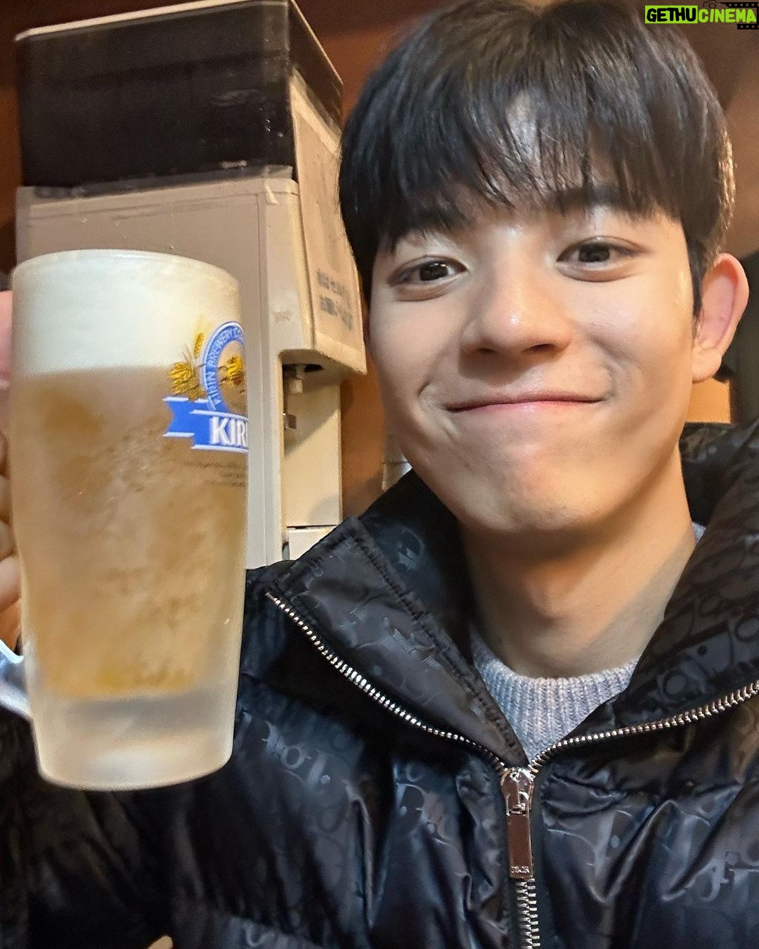Lomon Instagram - 새해복 많이 받으세요 🐰🫶🐰 . . . . . . . 01.12~01.15 🇯🇵 🍱🍺🍷👨👩👧👦